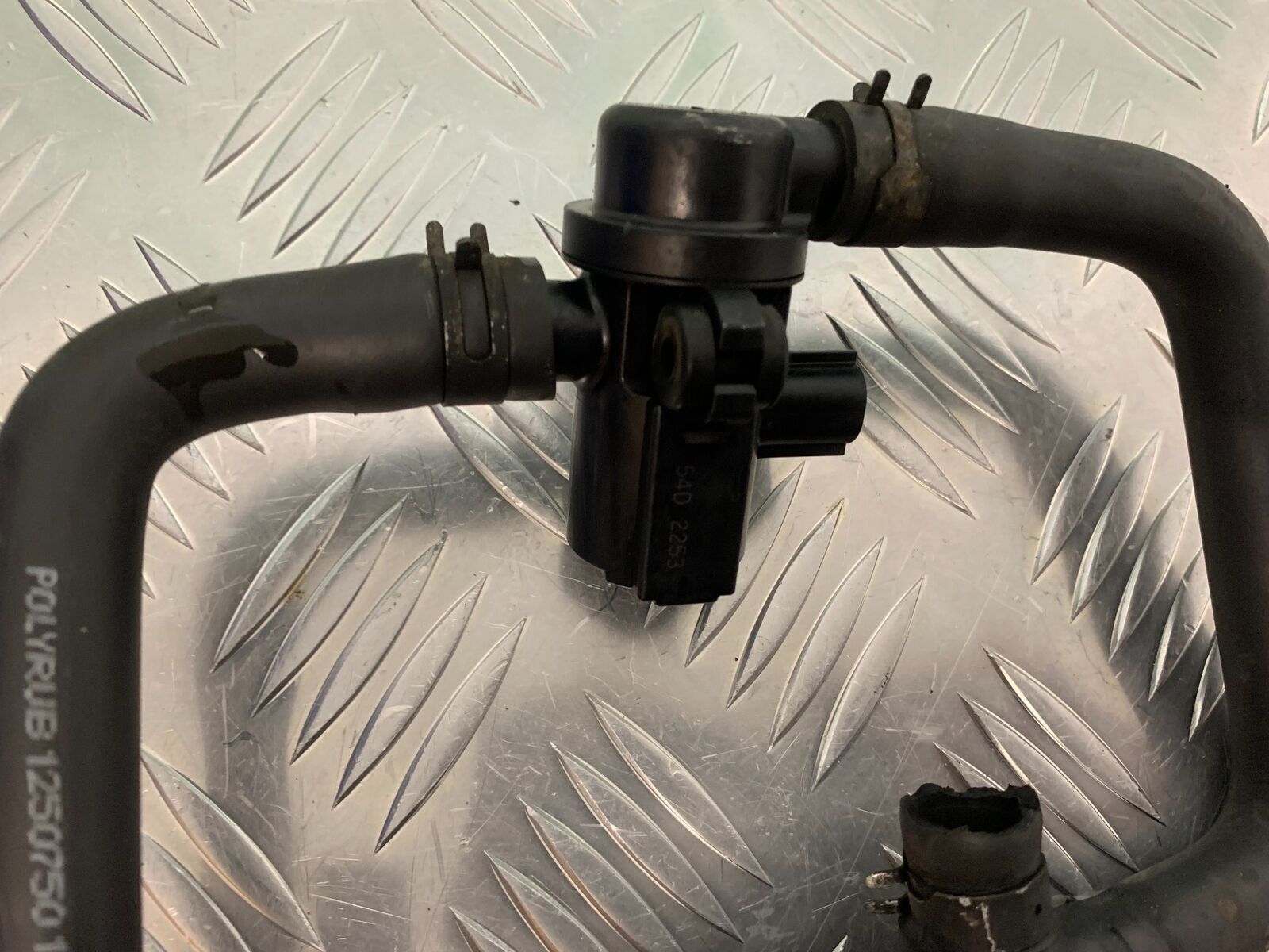 TRIUMPH TIGER 800 XCA AIR VALVE   YEAR 2015-2017 (STOCK 940)