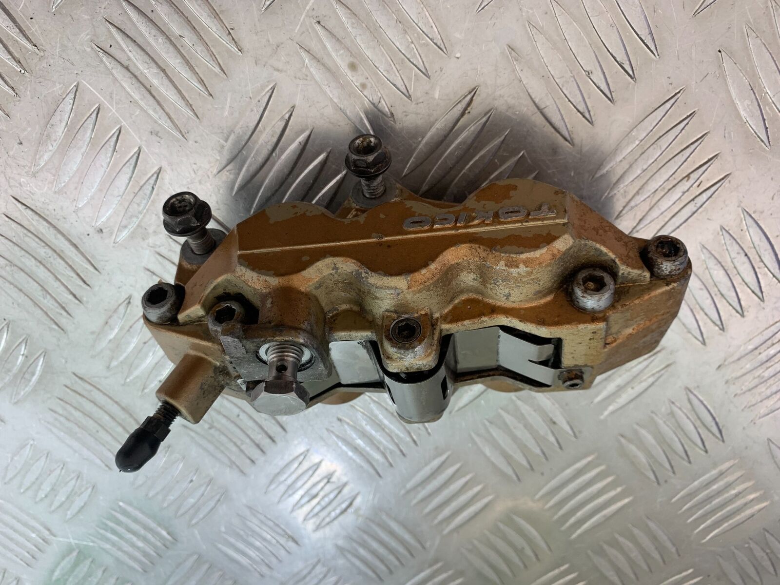 SUZUKI GSX1400 GSX 1400 FRONT RIGHT CALIPER YEAR 2002-2006 (CMB1007)