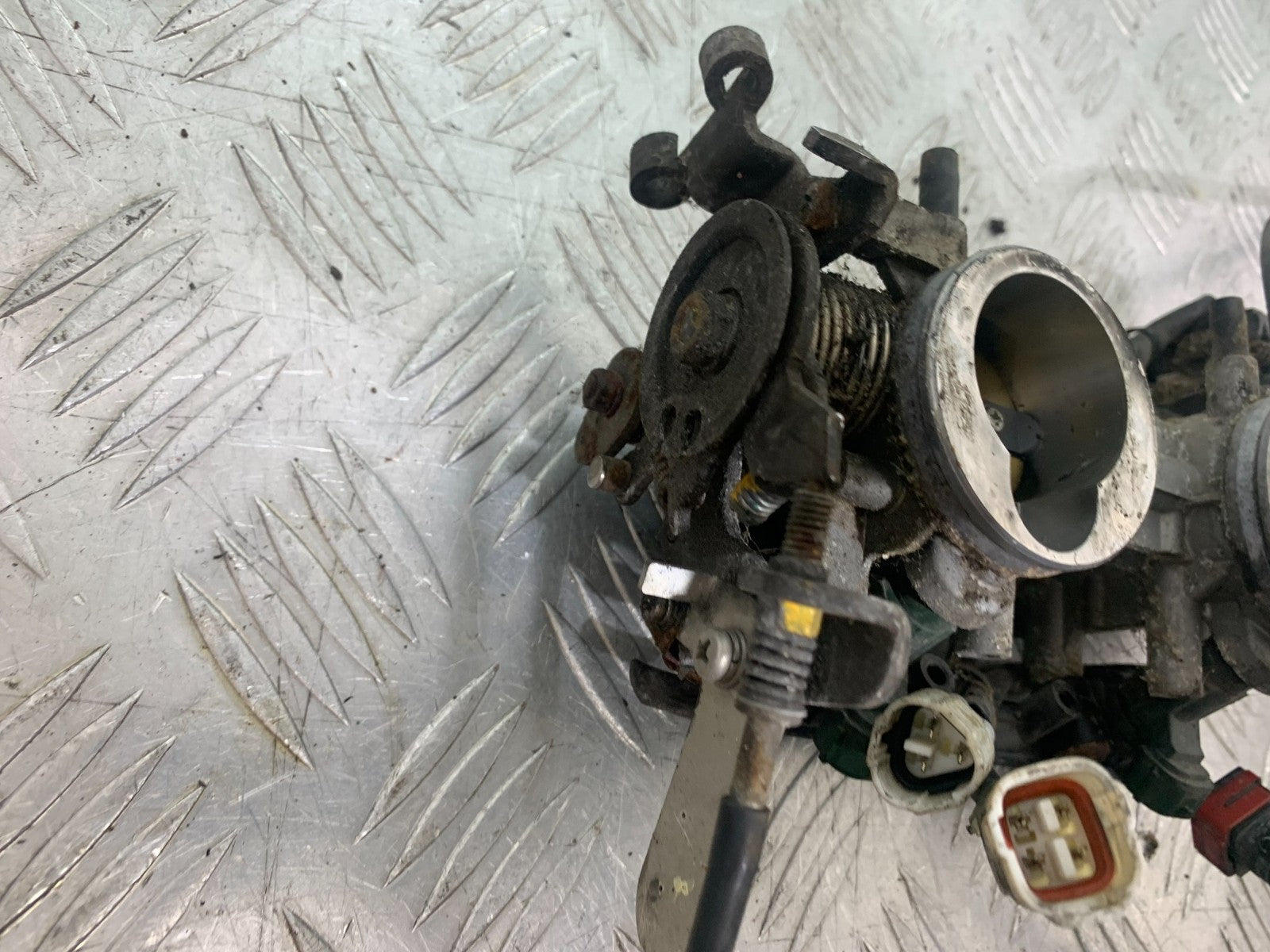 KAWASAKI ER6 F ER6F THROTTLE BODIES  (SOLD AS PARTS)   YEAR 2005-2008 (CMB1277)