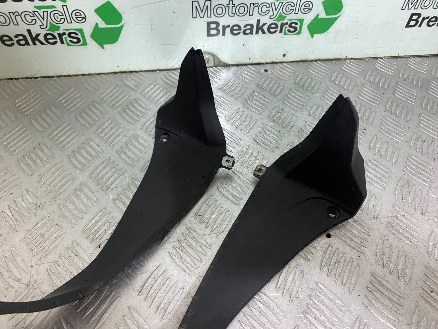 BMW F800 GT LEFT & RIGHT TOP INFILL PANELS  YEAR 2013-2017 (CMB1248)