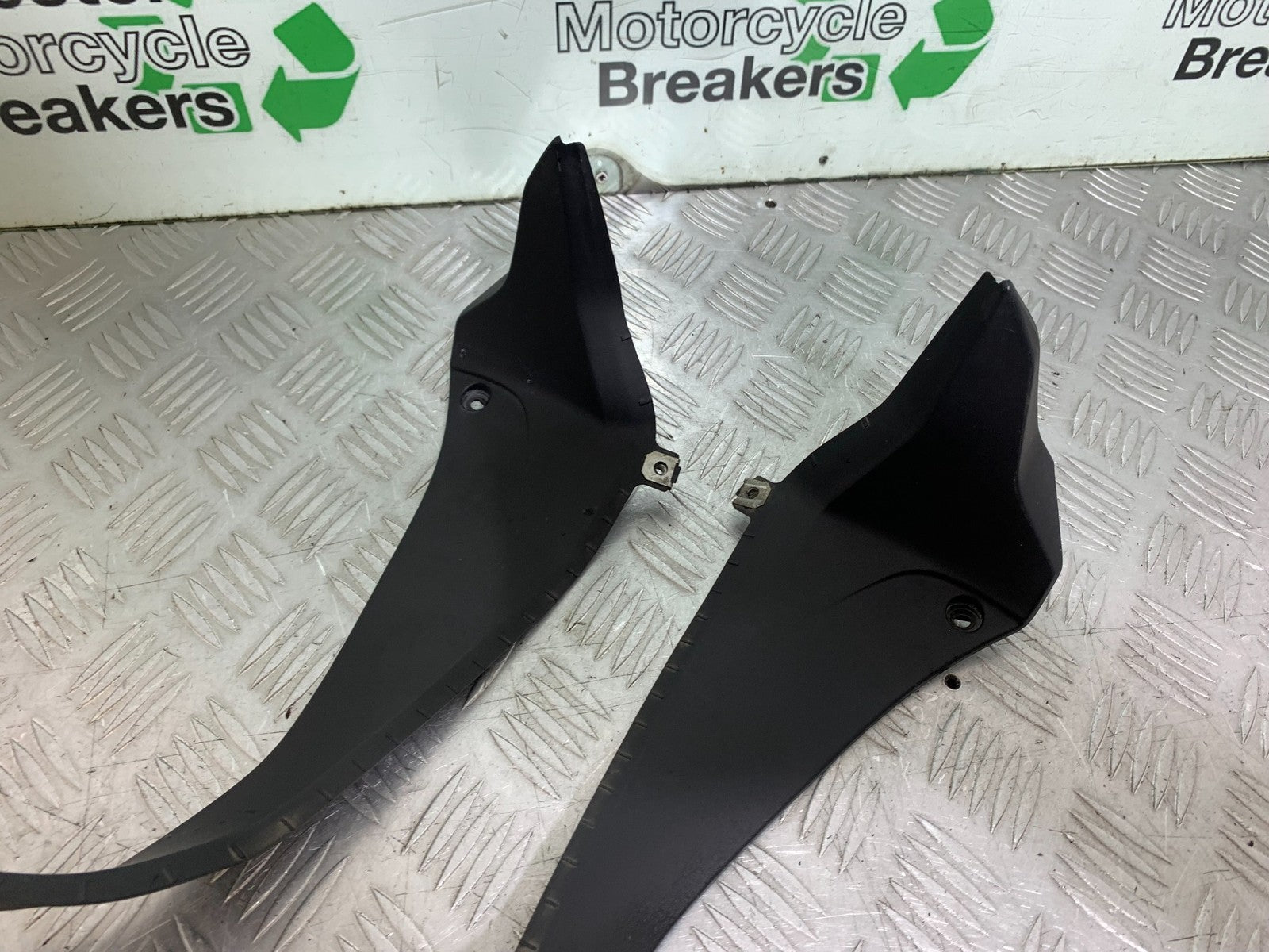 BMW F800 GT LEFT & RIGHT TOP INFILL PANELS  YEAR 2013-2017 (CMB1248)