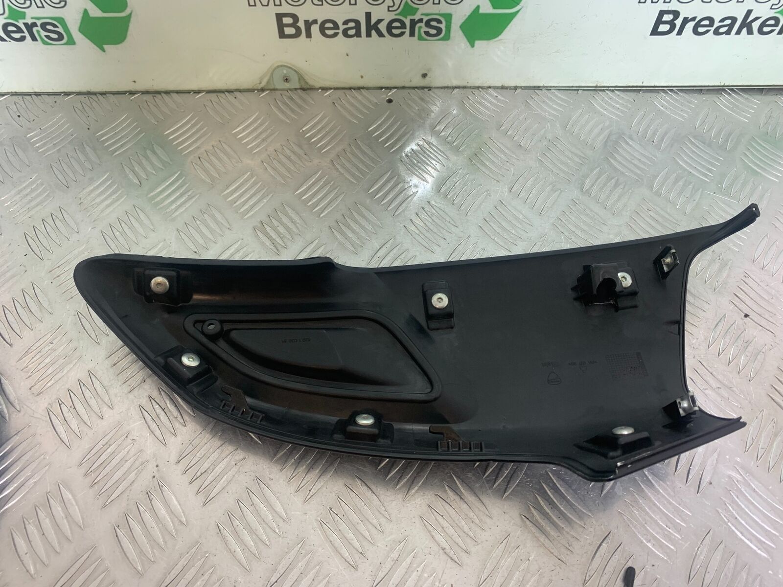 DUCATI DIAVEL 1200 RIGHT AIR DUCT COVER   YEAR 2014-17 (CMB1054)