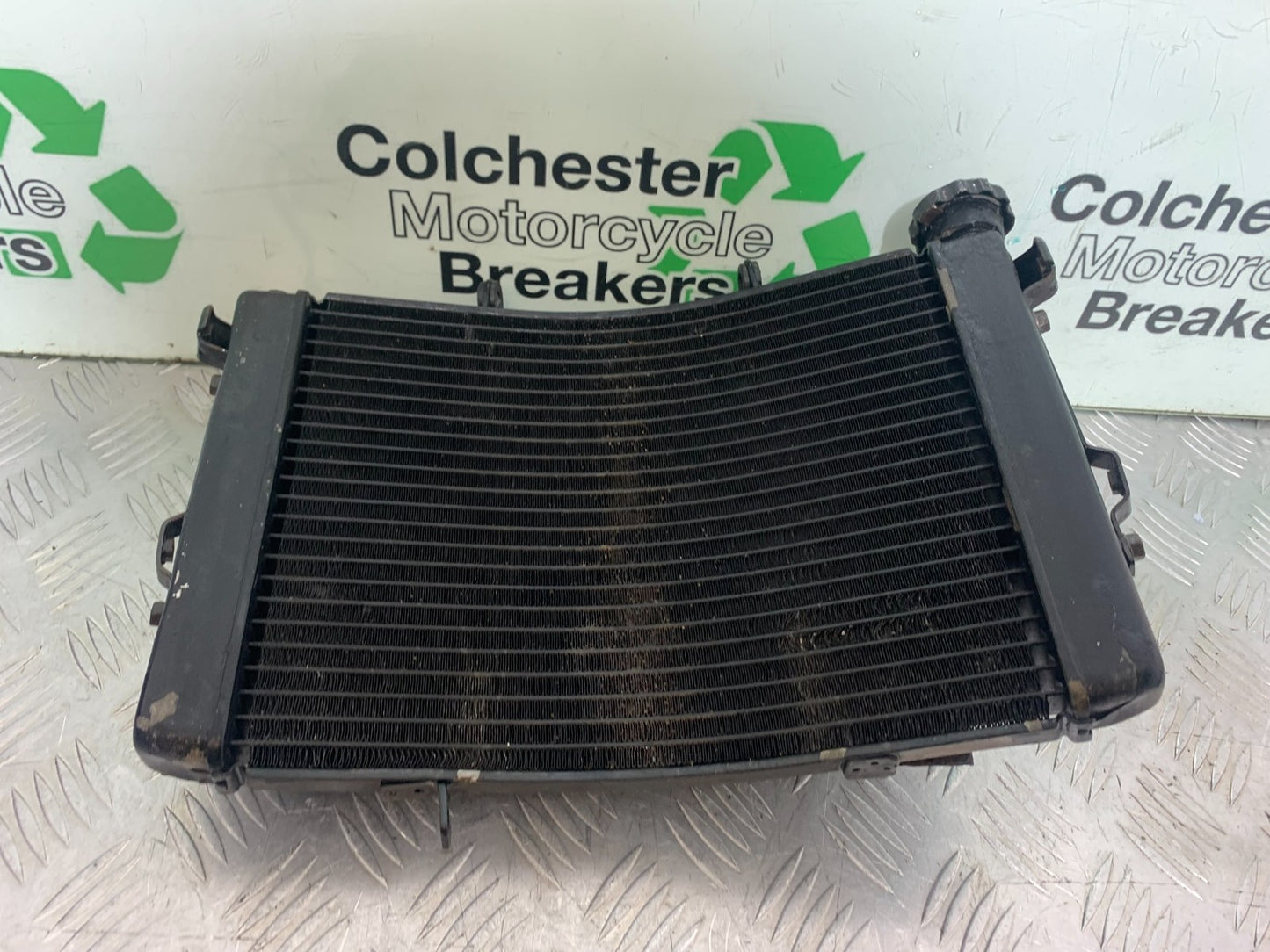 TRIUMPH 675 STREET TRIPLE R RADIATOR AND FAN  YEAR 2013 - 2016 (CMB1221)