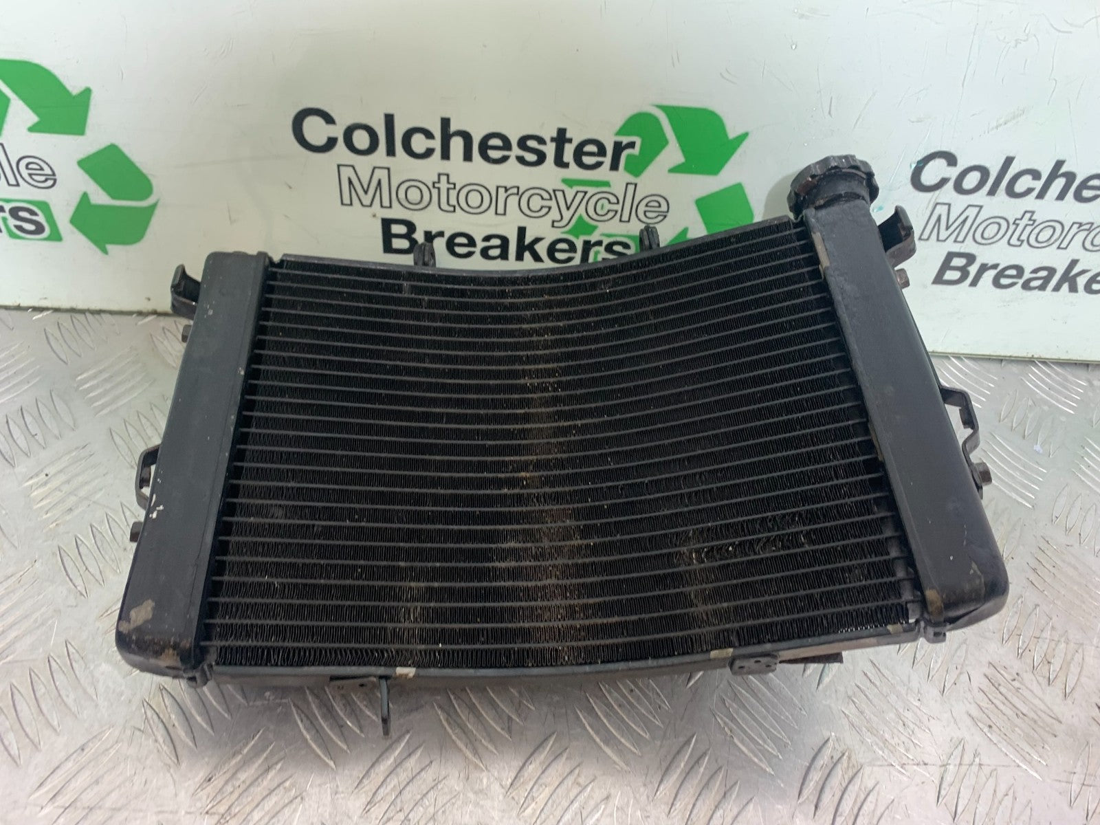TRIUMPH 675 STREET TRIPLE R RADIATOR AND FAN  YEAR 2013 - 2016 (CMB1221)