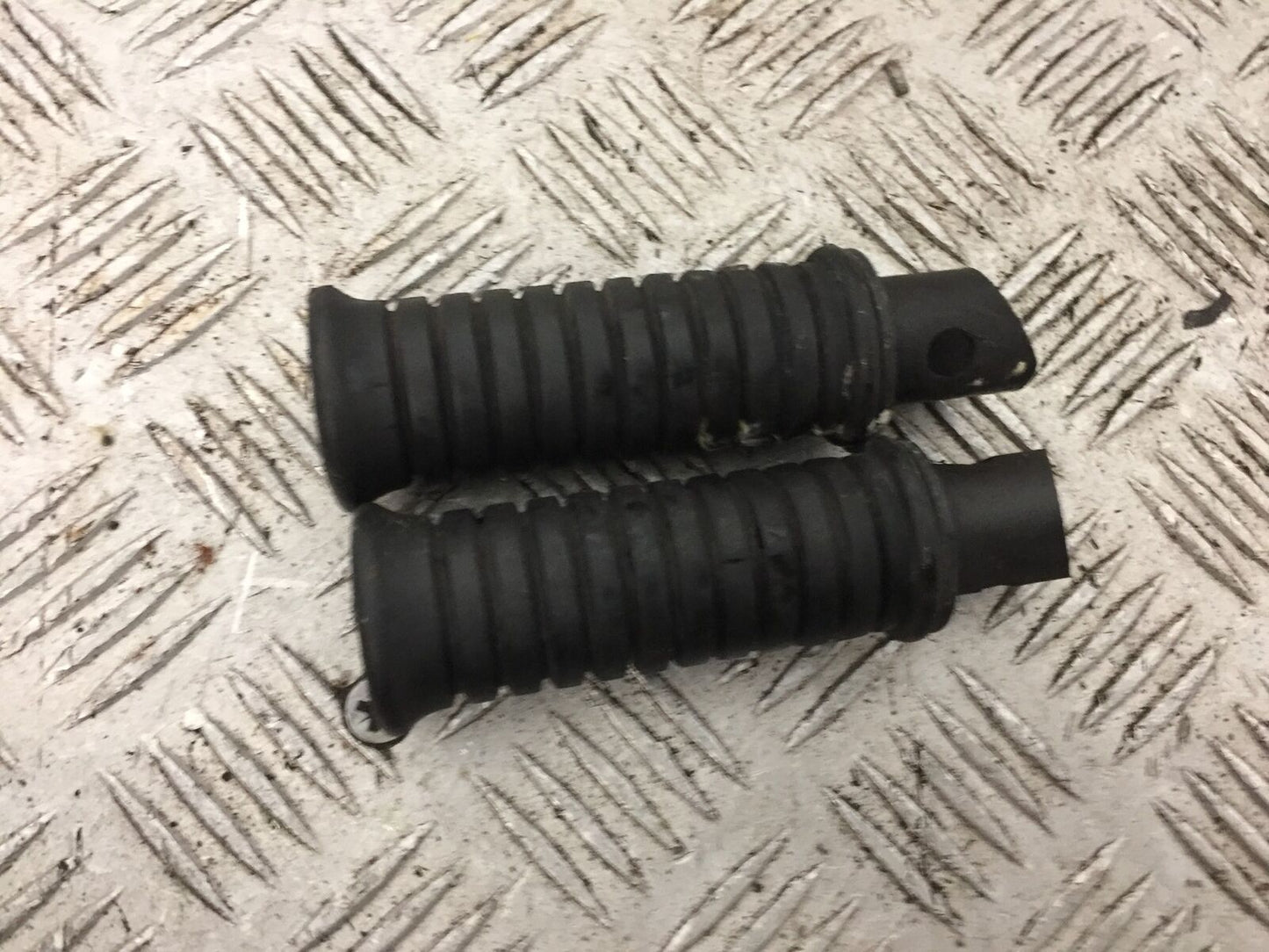 KAWASAKI VN 650 VULCAN REAR PEGS  YEAR 2017-2021 (STOCK 811)