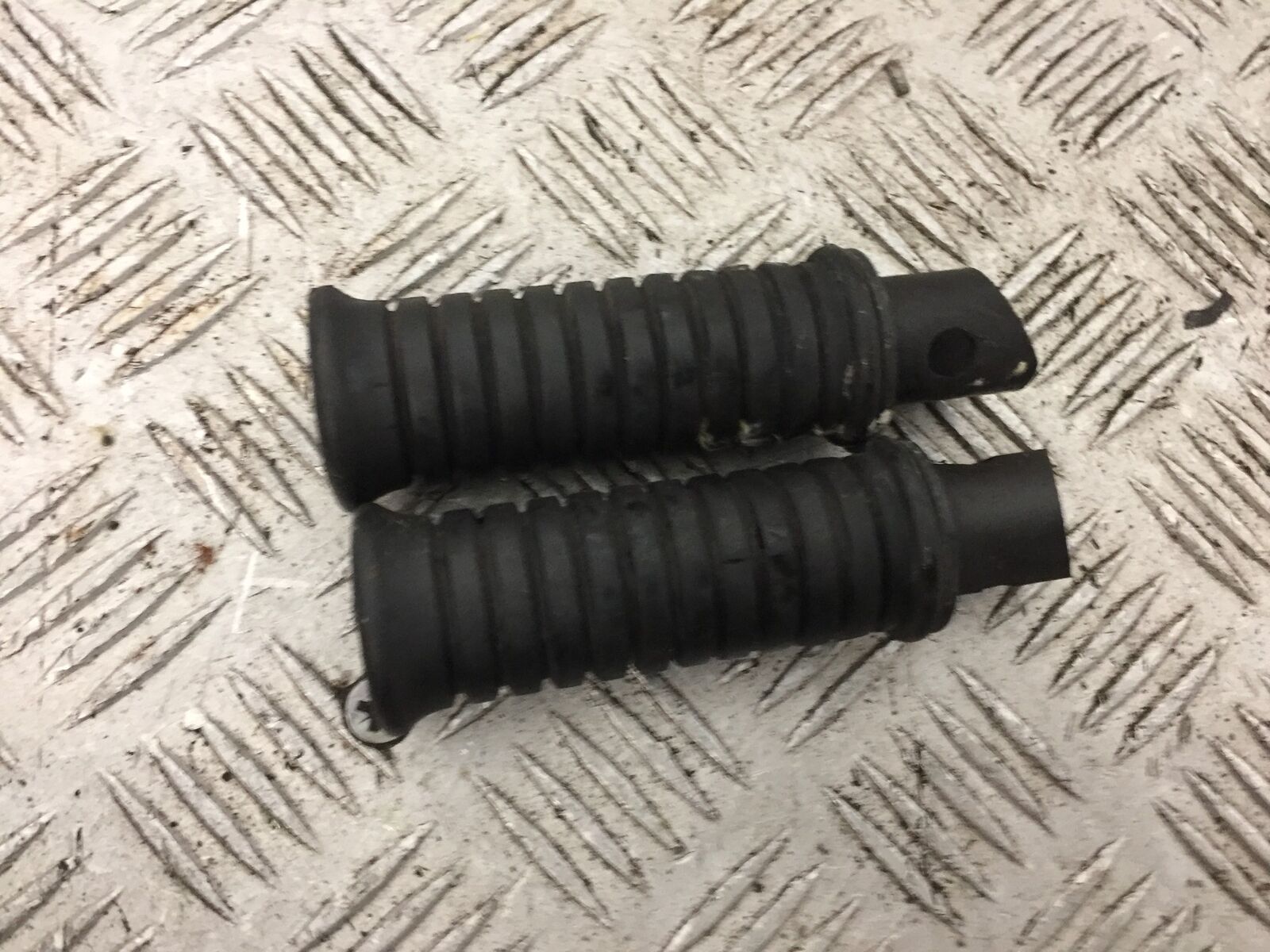 KAWASAKI VN 650 VULCAN REAR PEGS  YEAR 2017-2021 (STOCK 811)