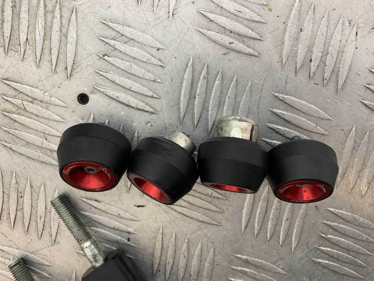 APRILIA TUONO 1000 V4R CRASH PROTECTORS   YEAR 2011-13  (CMB1316)