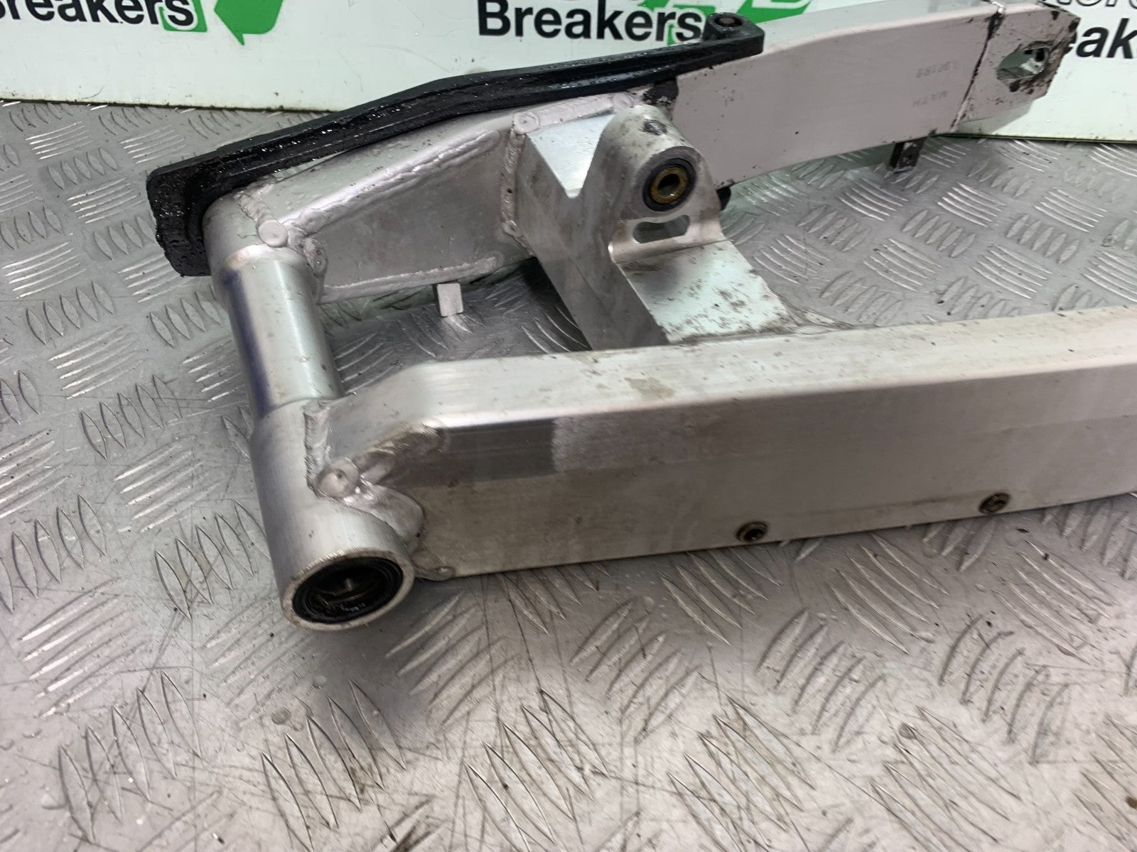 HONDA CBR1100 BLACKBIRD SWINGARM YEAR 1999-2005 (CMB1232)