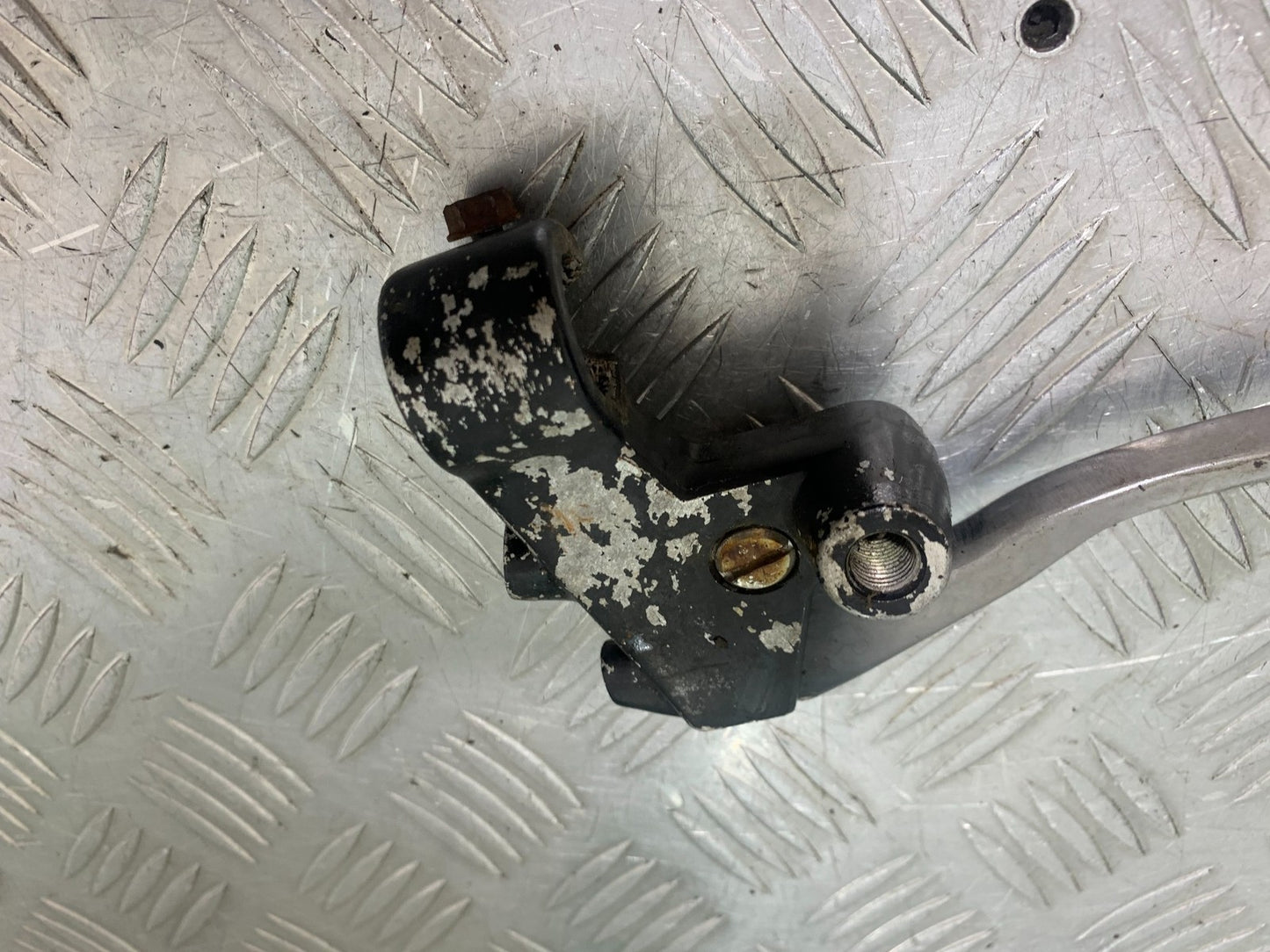 HONDA GL500 GL 500 SILVERWING CLUTCH LEVER AND BRACKET  YEAR 1981-82 (CMB1168)