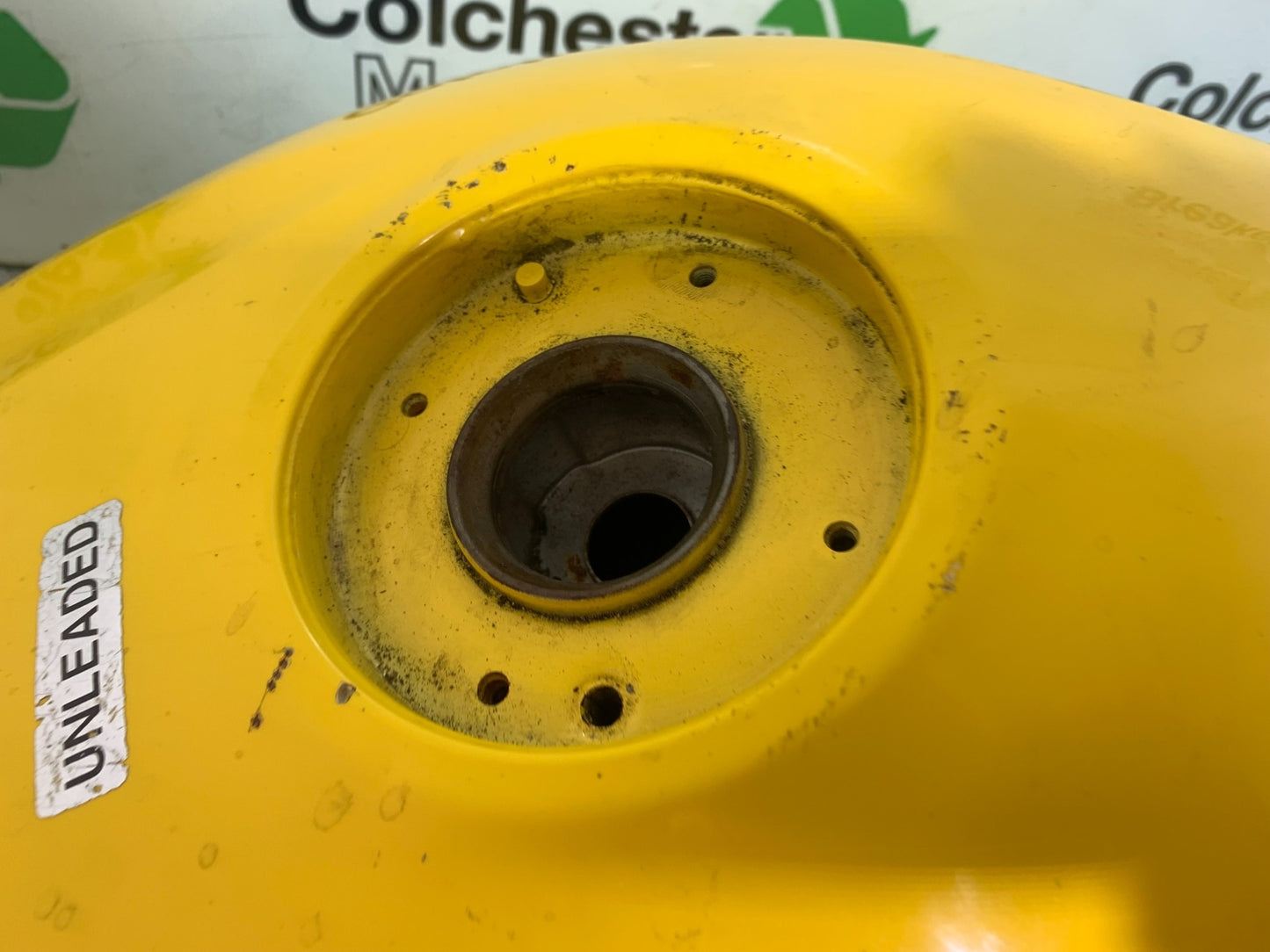 SUZUKI GS500 GS 500 PETROL TANK  YEAR 2004