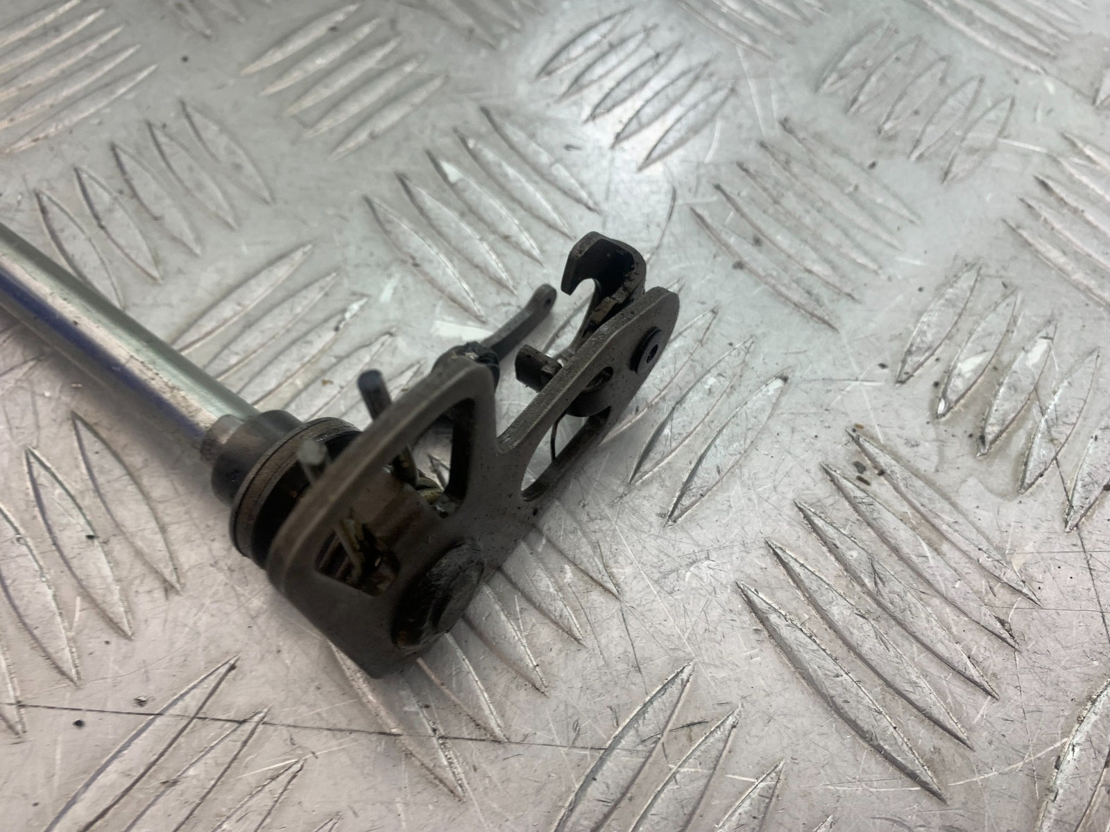 APRILIA 650 PAGASO STRADA GEAR SHAFT  YEAR 2005-2010 (CMB1057)