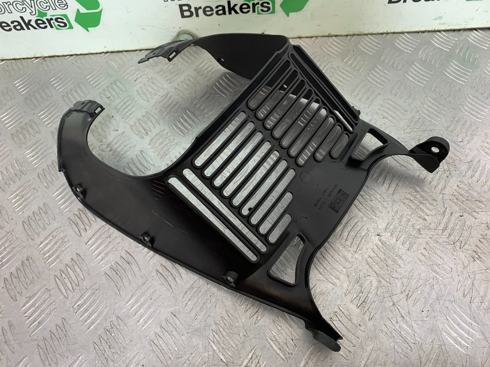 HONDA XL125 VARADERO RADIATOR GRILL YEAR 2001-2006  (CMB1304)