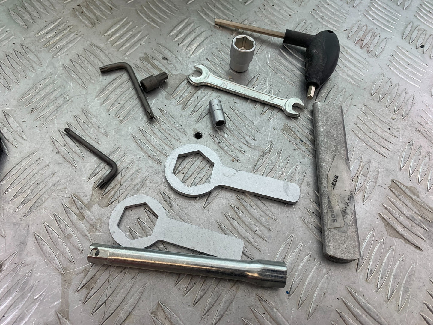 KTM 790 DUKE TOOL KIT YEAR 2018-2021  (CMB11150)