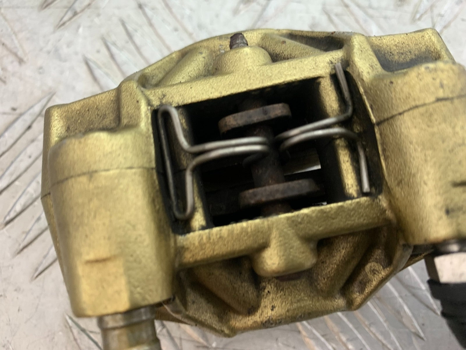 APRILIA RSV1000 RSV 1000 MILLE REAR CALIPER 1998- 2003 (CMB1184)