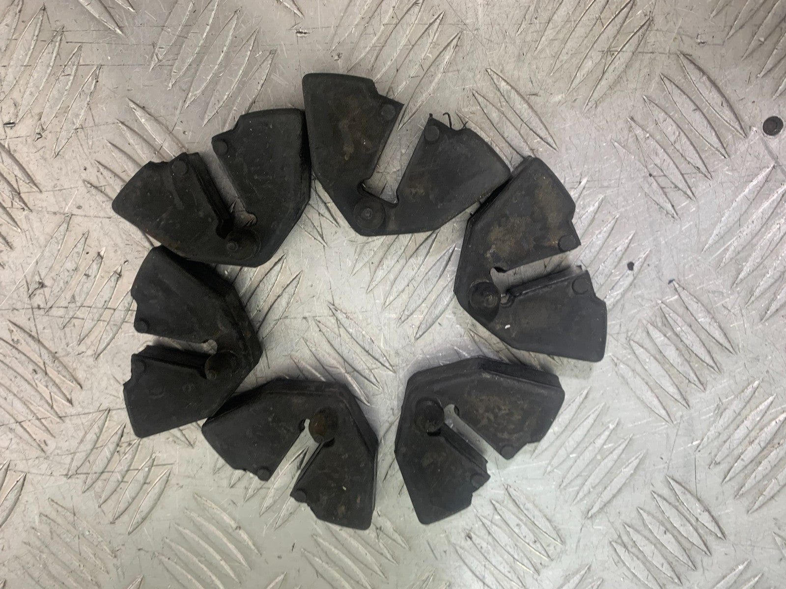 SUZUKI GSX750 INAZUMA CUSH DRIVE RUBBERS  YEAR 1998-2003 (CMB1308)