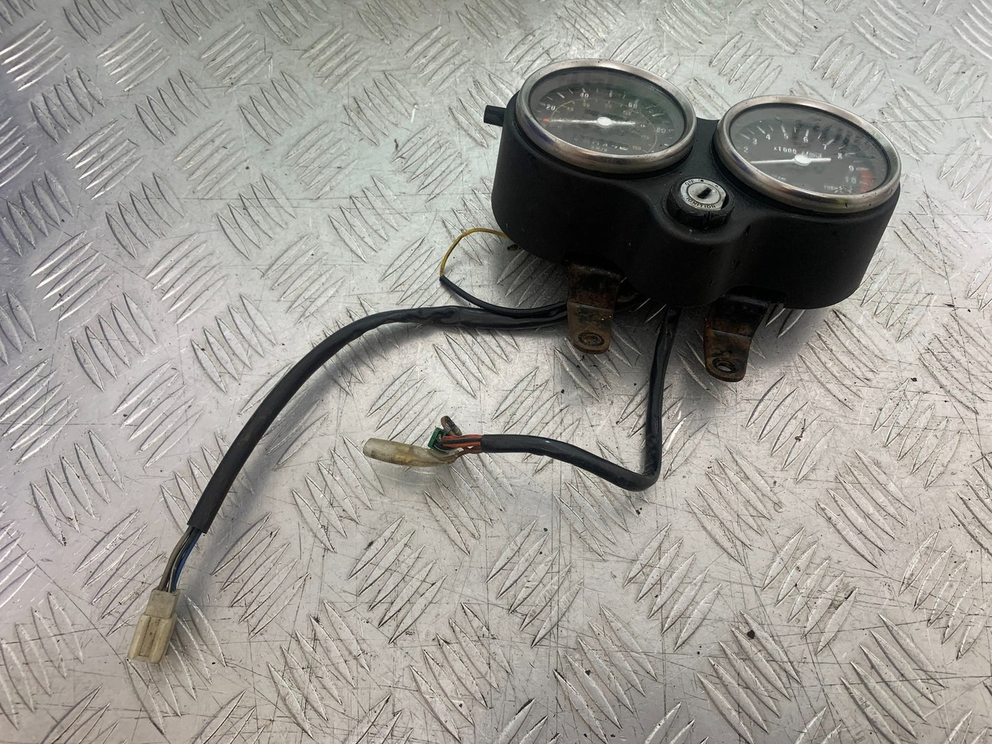 SUZUKI GP100 GP 100 CLOCKS SPEEDO DASH  YEAR 1978-1988 (CMB1259)