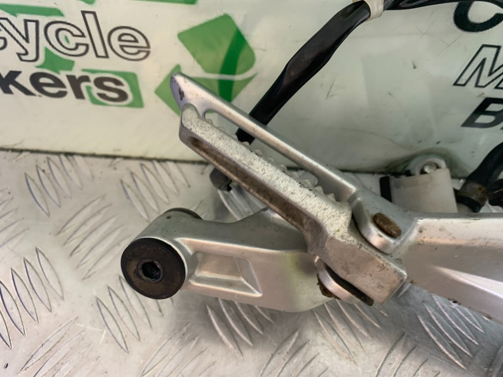 HONDA NC750 NC 750 X FRONT RIGHT HANGER AND PEGS YEAR 2019 (CMB1223)