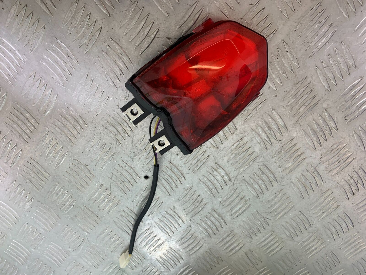 BENELLI TORNADO TNT 125 REAR LIGHT  YEAR 2024 (CMB1090)