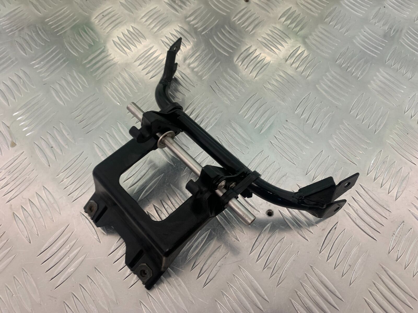 BMW R1200 RT R 1200 RT TANK BRACKET YEAR 2005-2009 (STOCK 943)
