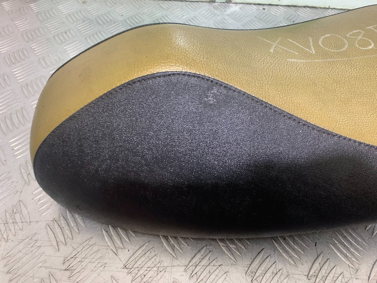 PIAGGIO VESPA GTS 125 SEAT YEAR 2009-14 (CMB1261)