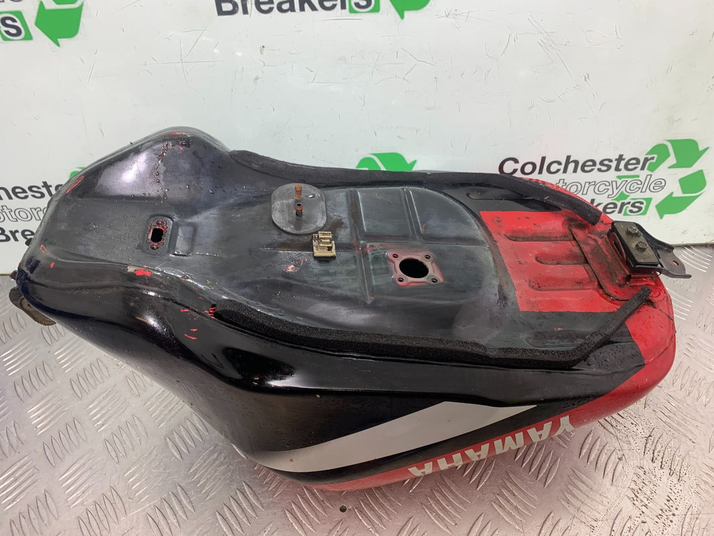 YAMAHA FZS600 FAZER 600 PETROL TANK   YEAR 1998-2001 (CMB1267)