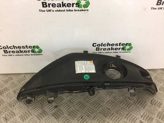 YAMAHA MT 125 MT125 CENTER TANK INFILL PANEL  YEAR 2015