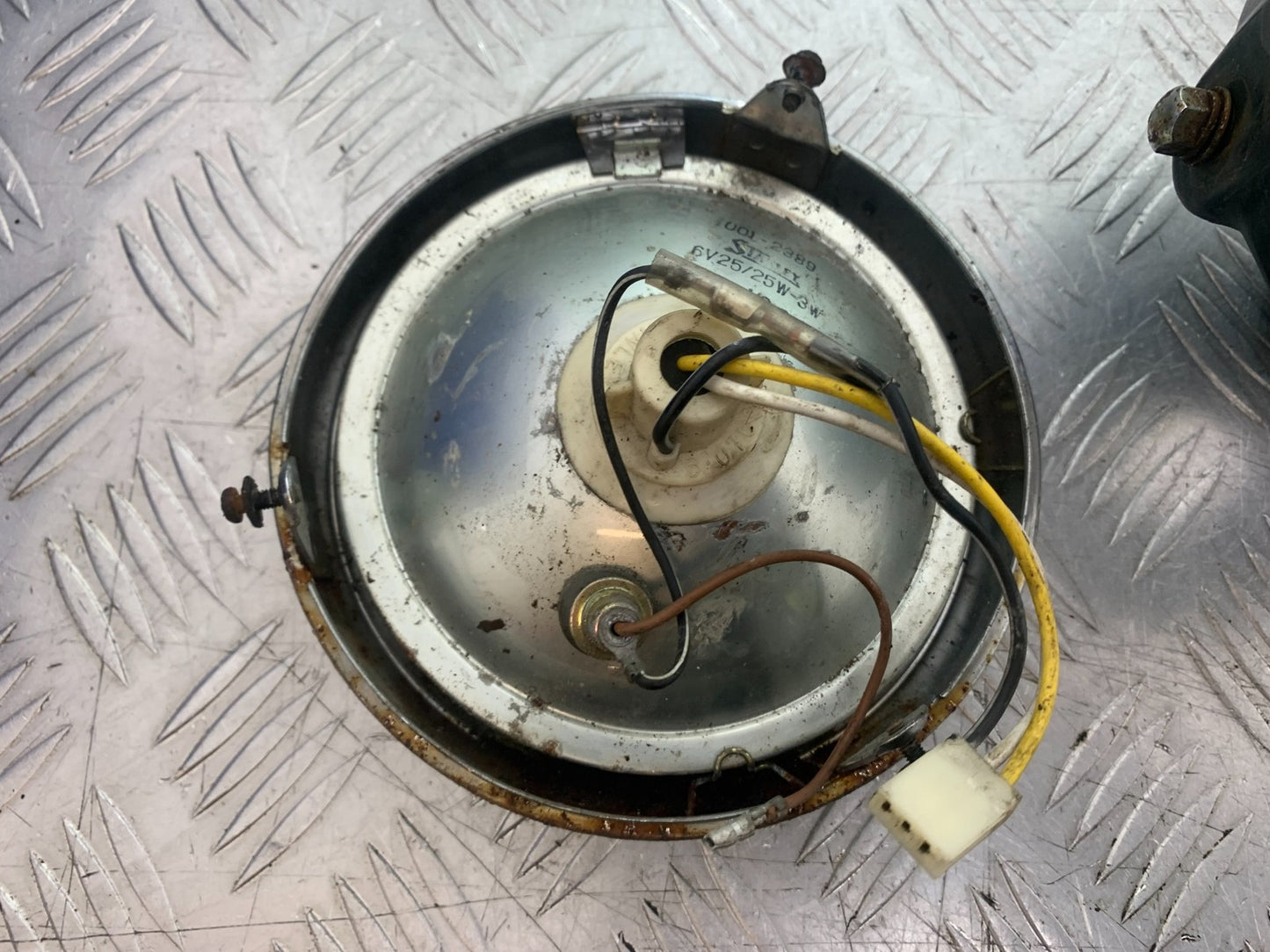 SUZUKI GP100 GP 100 HEADLIGHT   YEAR 1978-1988 (CMB1259)