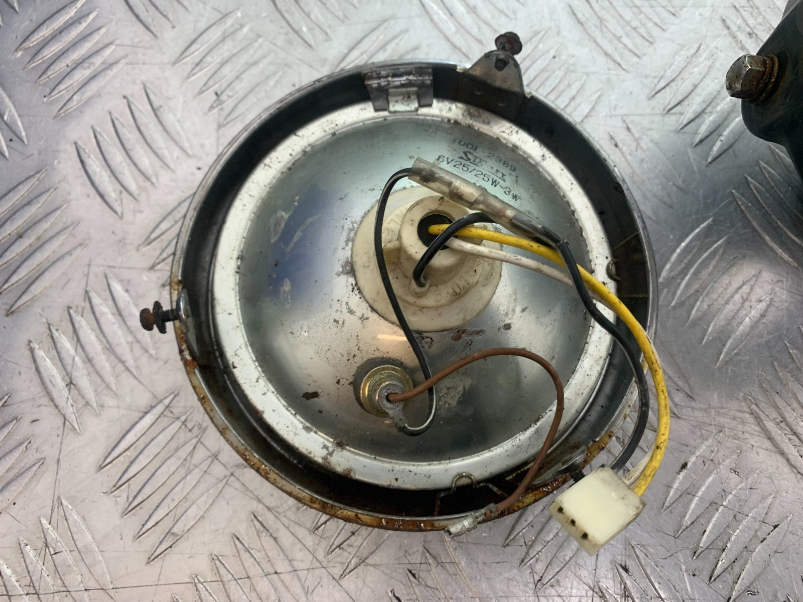 SUZUKI GP100 GP 100 HEADLIGHT   YEAR 1978-1988 (CMB1259)