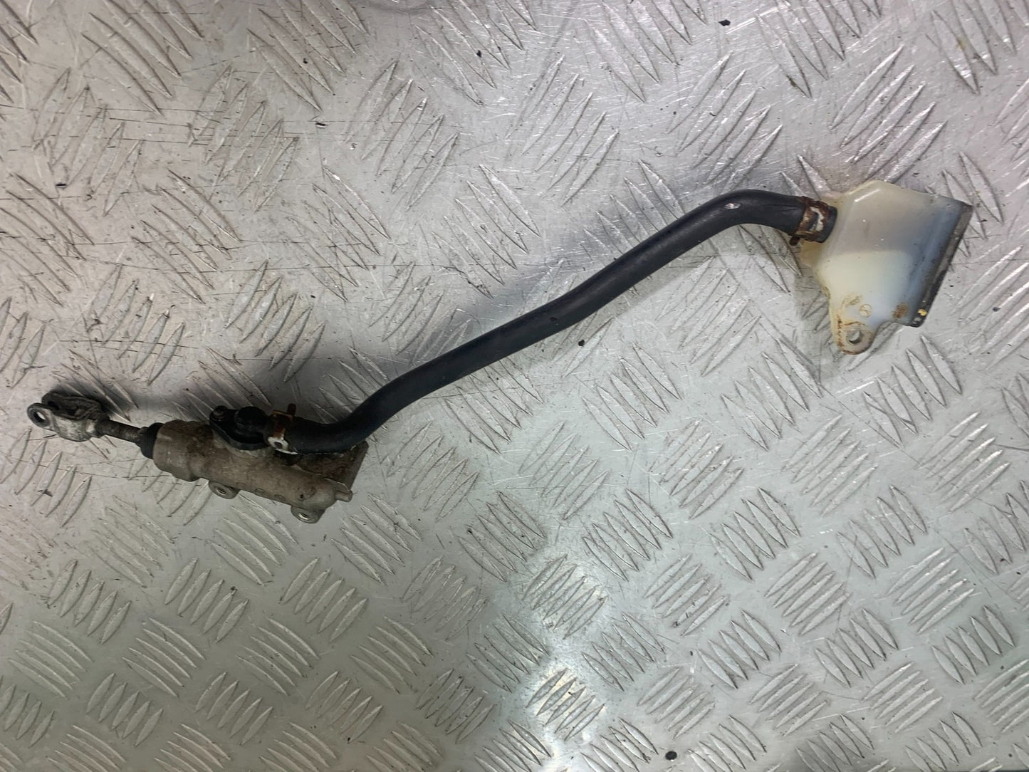 SUZUKI GSX750 INAZUMA REAR MASTER CYLINDER  YEAR 1998-2003 (CMB1308)
