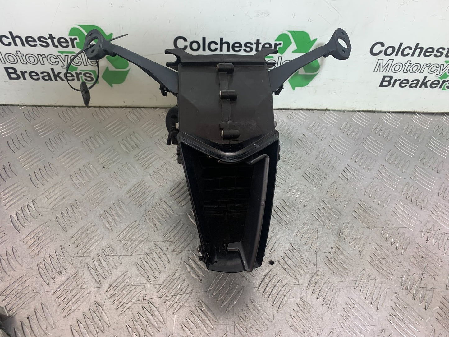 APRILIA RSV1000 R FACTORY MILLE FAIRING BRACKET  2004-09 (CMB1203)