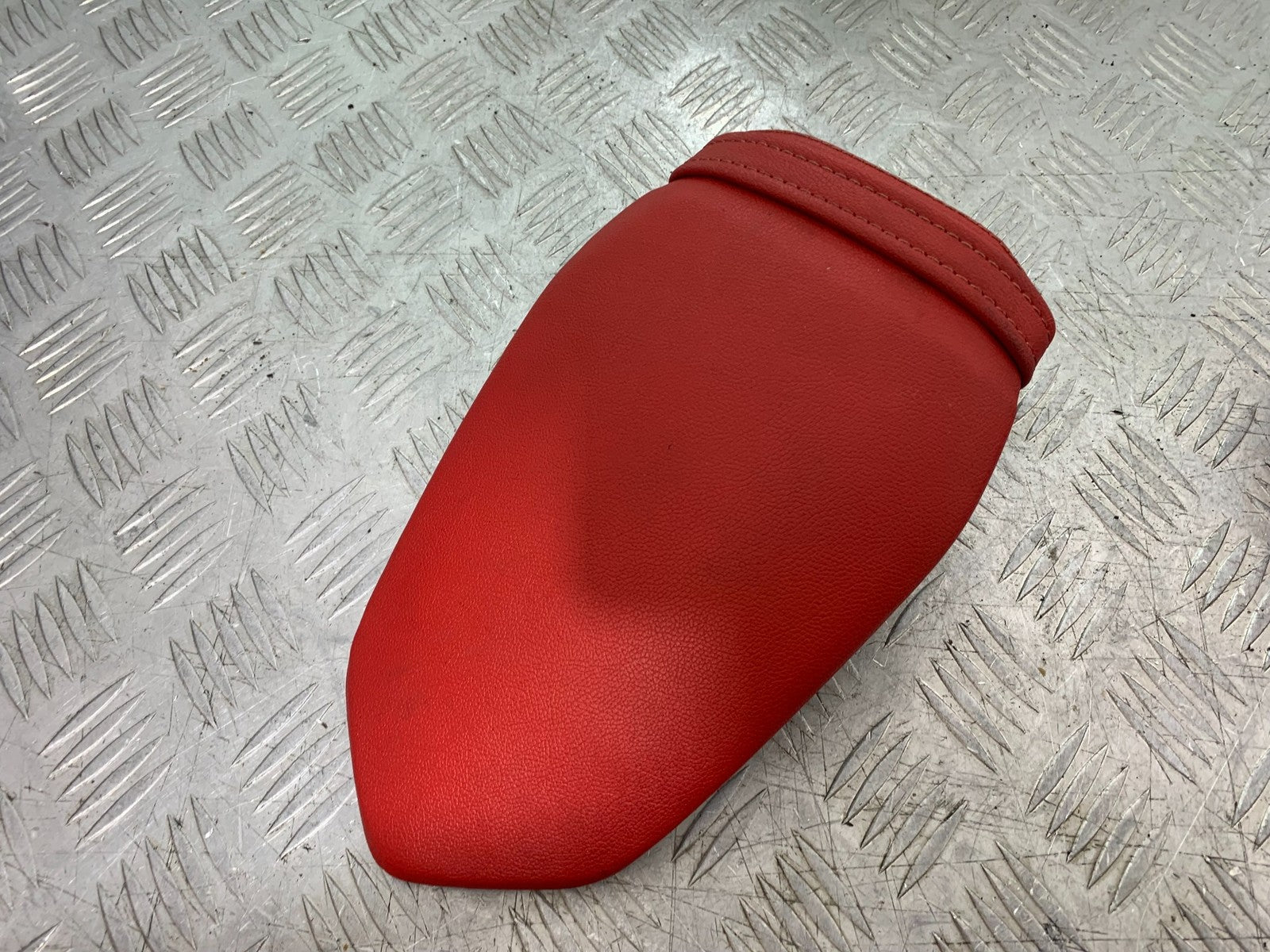 MV AGUSTA 675 F3 REAR SEAT   YEAR 2012-2016 (CMB1302)