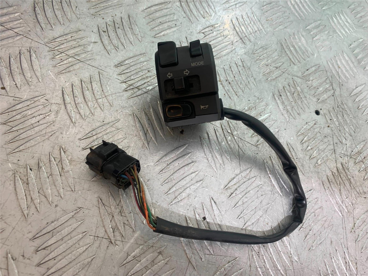 DUCATI 848 LEFT SWITCH GEAR  YEAR 2008-2010 (CMB1323)