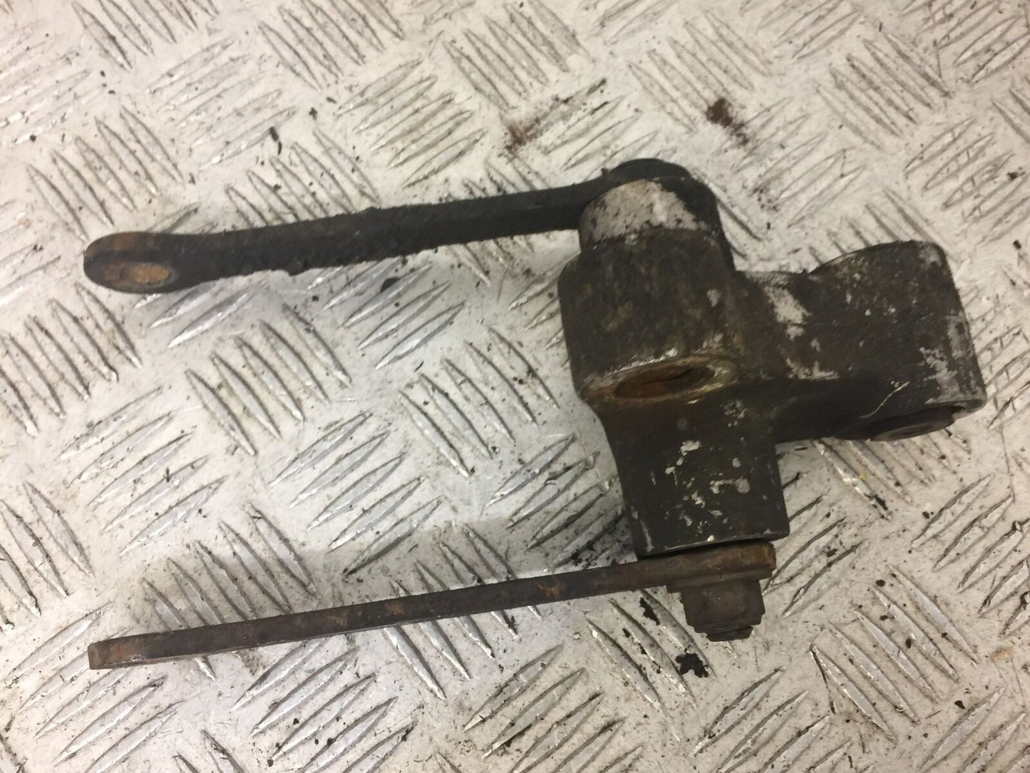 YAMAHA FZS600 FAZER 600 REAR SHOCK LINKAGE   YEAR 1998-03  (STOCK 618)