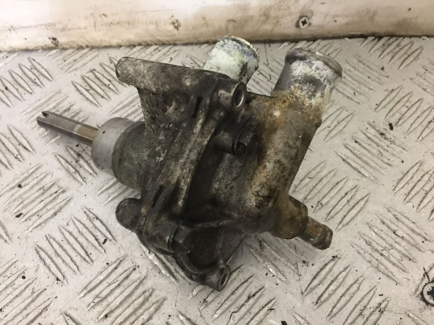 HONDA VFR800 VFR 800 PRE V-TEC WATER PUMP  YEAR 1998-2001 (STOCK 824)