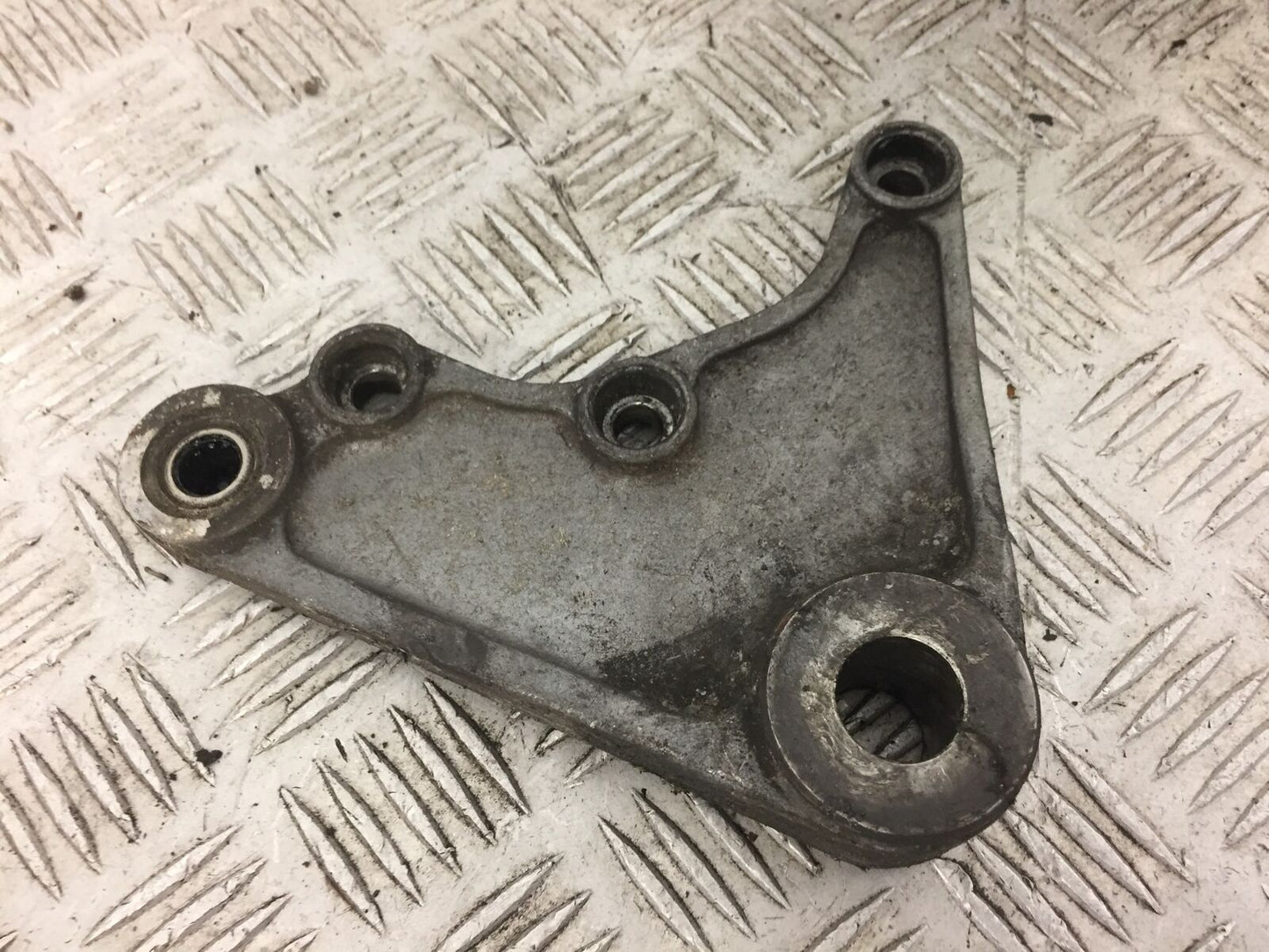 KAWASAKI ZZR1100 ZZR 1100 C REAR CALIPER BRACKET   YEAR 1993