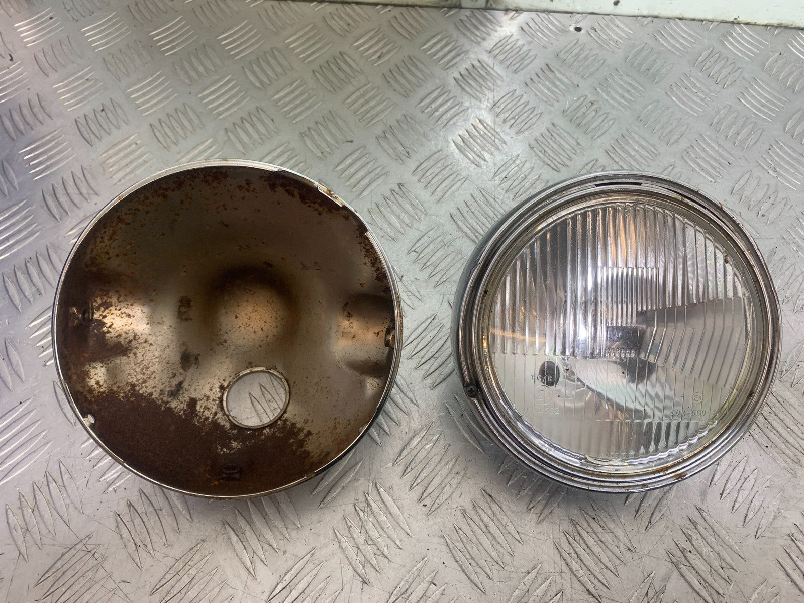 SUZUKI GSX750 INAZUMA HEADLIGHT AND BACKING  YEAR 1998-2003 (CMB1308)