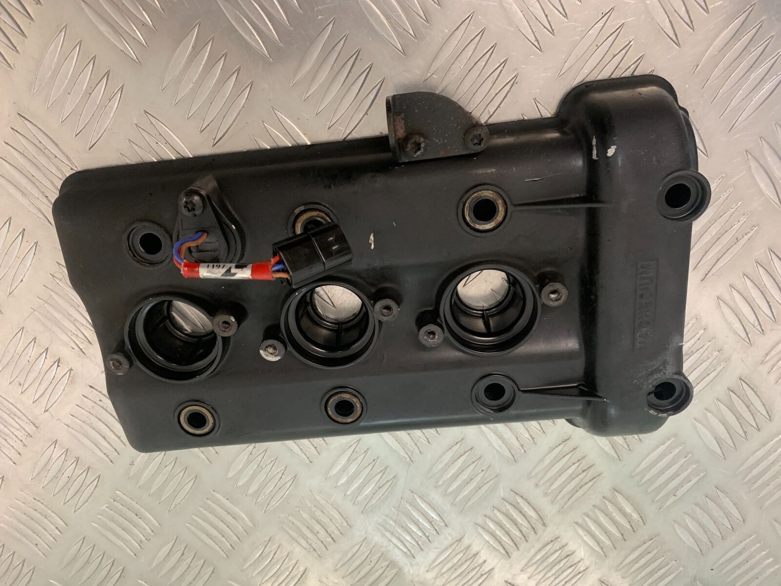 TRIUMPH 885 TIGER ROCKER COVER   YEAR 2000