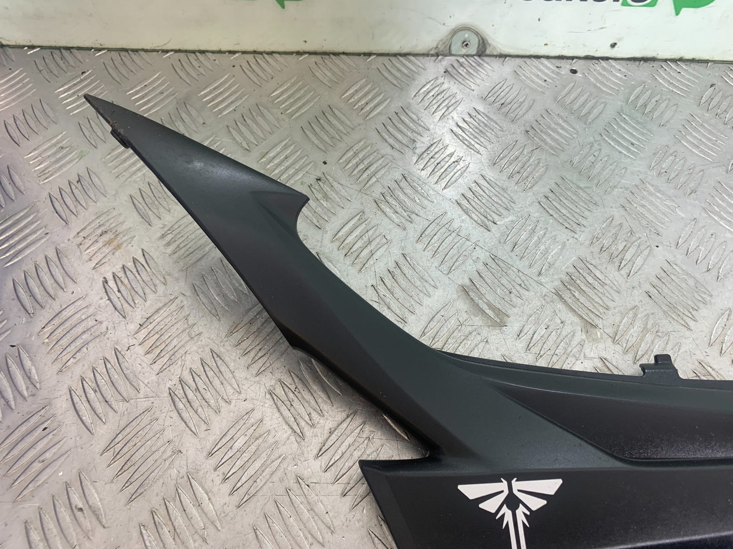 SUZUKI GSR600 GSR 600 LEFT SIDE PANEL  2006-2010 (CMB1177)