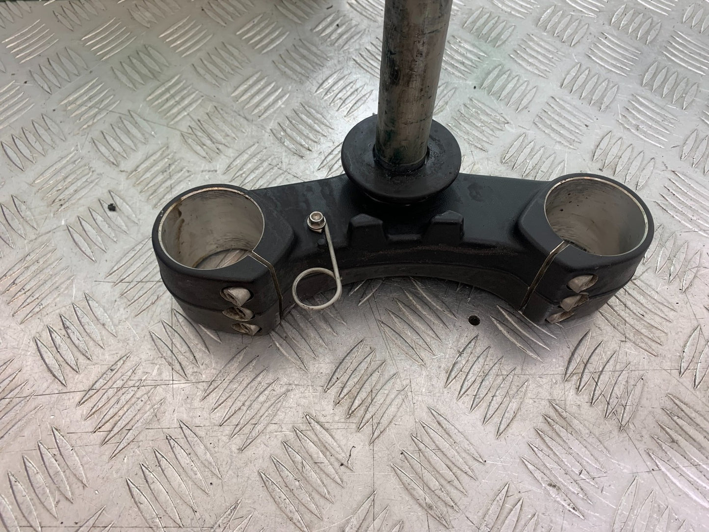 TRIUMPH SPEED TRIPLE R 1050 BOTTOM YOKE   2009 (CMB1183)