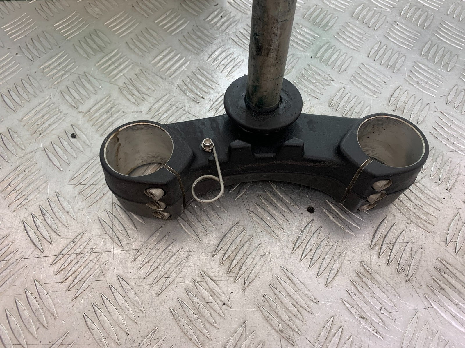 TRIUMPH SPEED TRIPLE R 1050 BOTTOM YOKE   2009 (CMB1183)