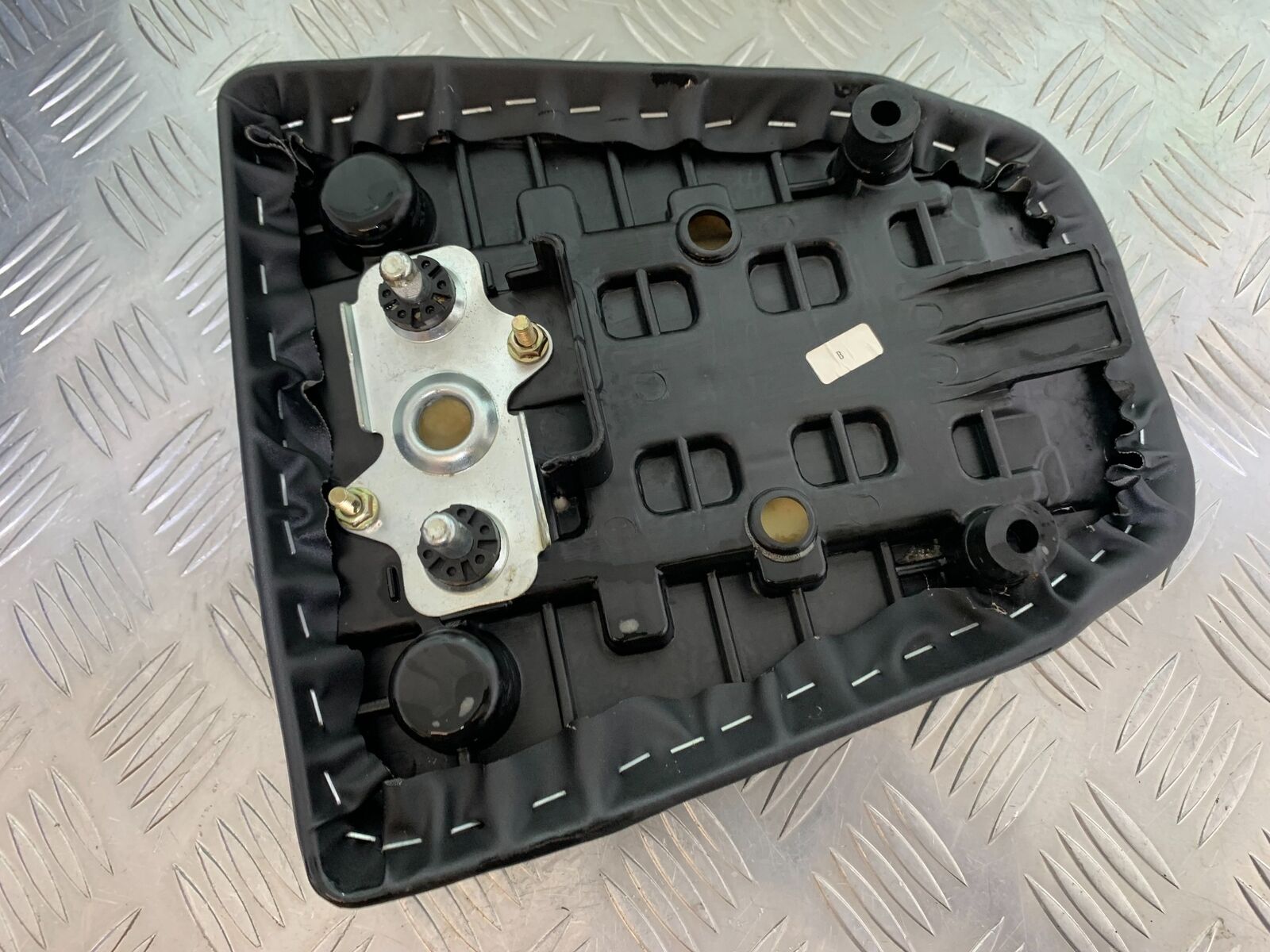 SUZUKI SV650 SV 650 REAR SEAT YEAR 2003-2006 (CMB1014)