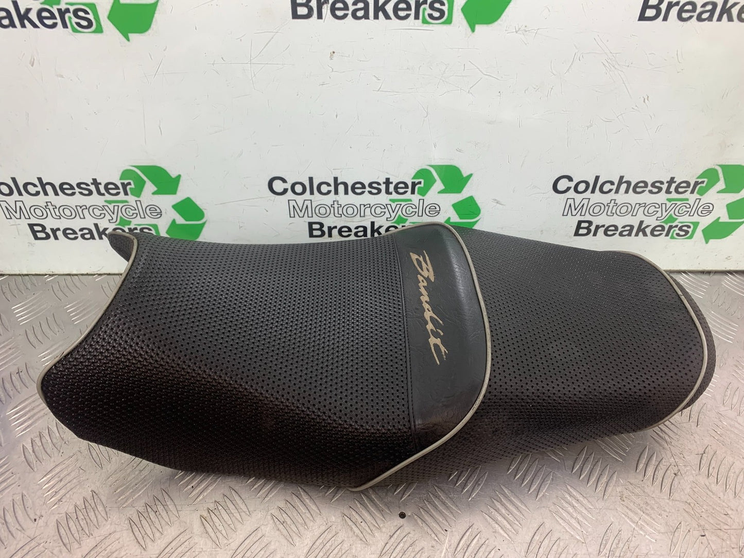 SUZUKI GSF600 GSF 600 BANDIT SEAT 2000-2004 (CMB1269)