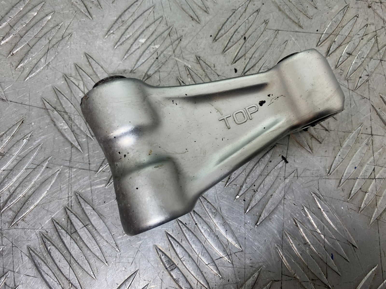 TRIUMPH 1050 SPRINT ST SWNGARM LINKAGE  YEAR 2004-2007 (CMB1197)