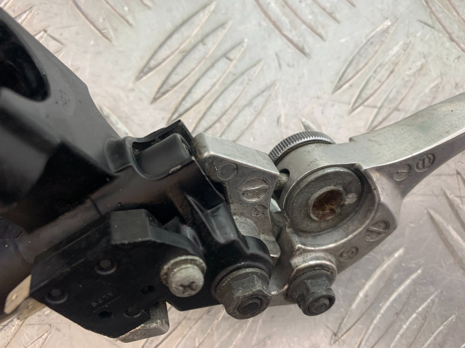 TRIUMPH 1050 SPRINT ST FRONT BRAKE CALIPER   2003-2011 (CMB1285)
