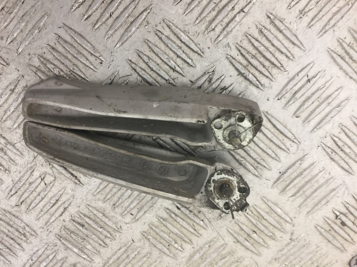 HONDA FORZA 125 REAR PEGS  YEAR 2015 (STOCK 620)