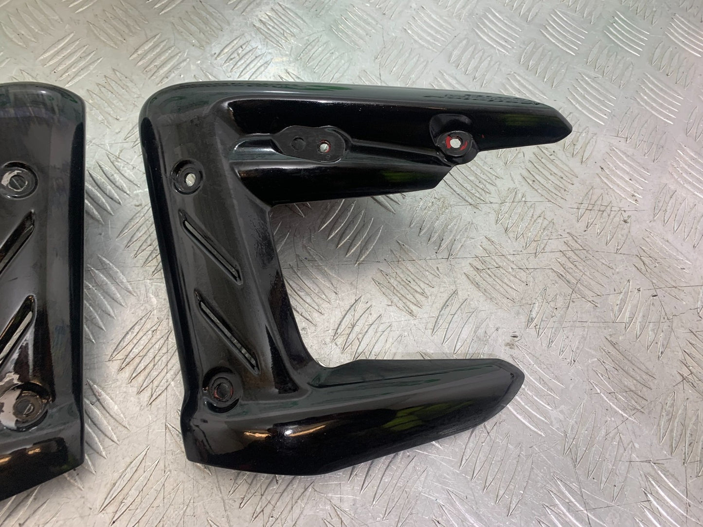TRIUMPH 675 STREET TRIPLE R LEFT & RIGHT RADIATOR PANELS YEAR 2013-16 (CMB1221)