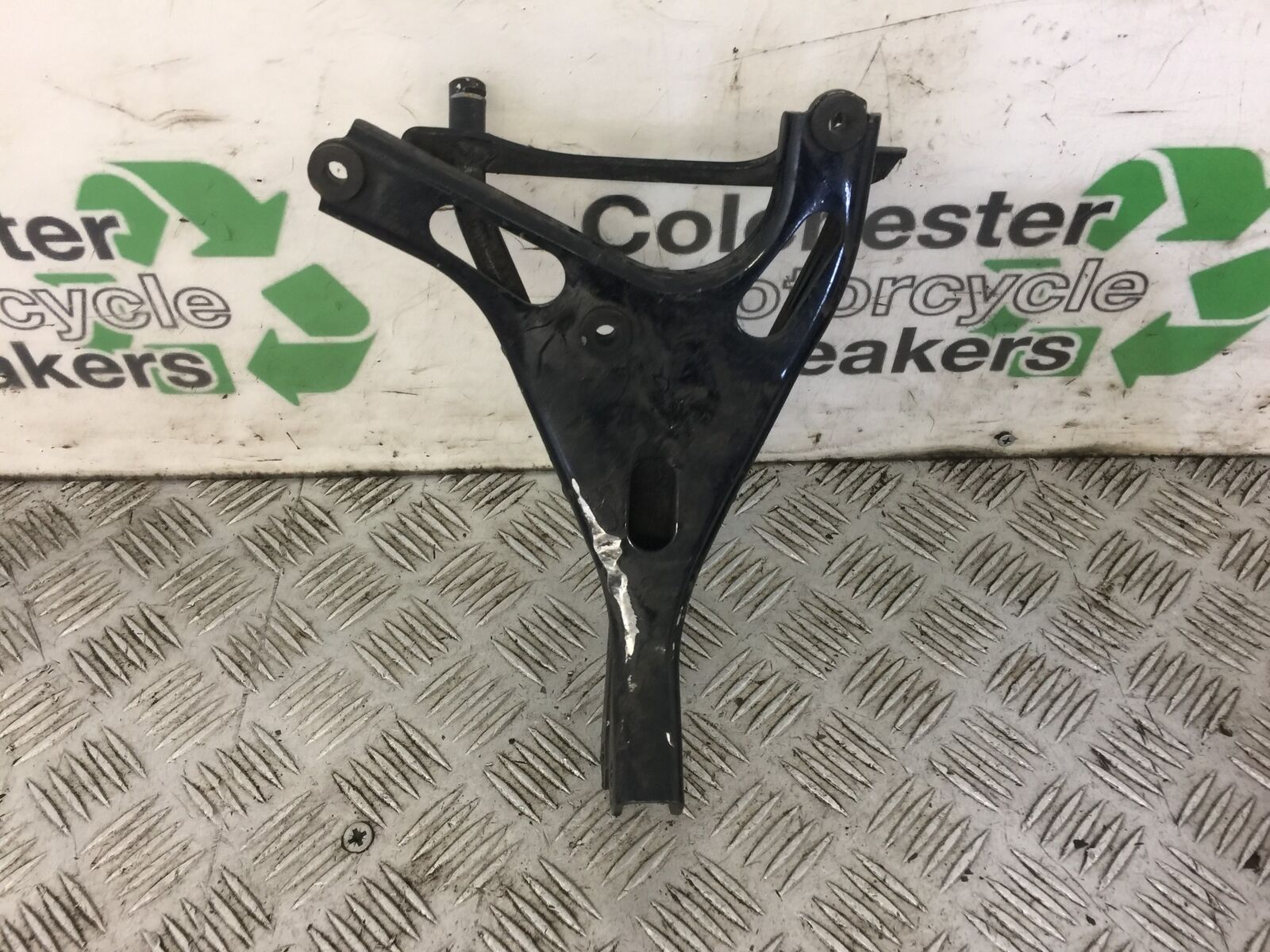 KAWASAKI ZX6R ZX6 G FAIRING BRACKET   YEAR 1998-99 (STOCK 582)