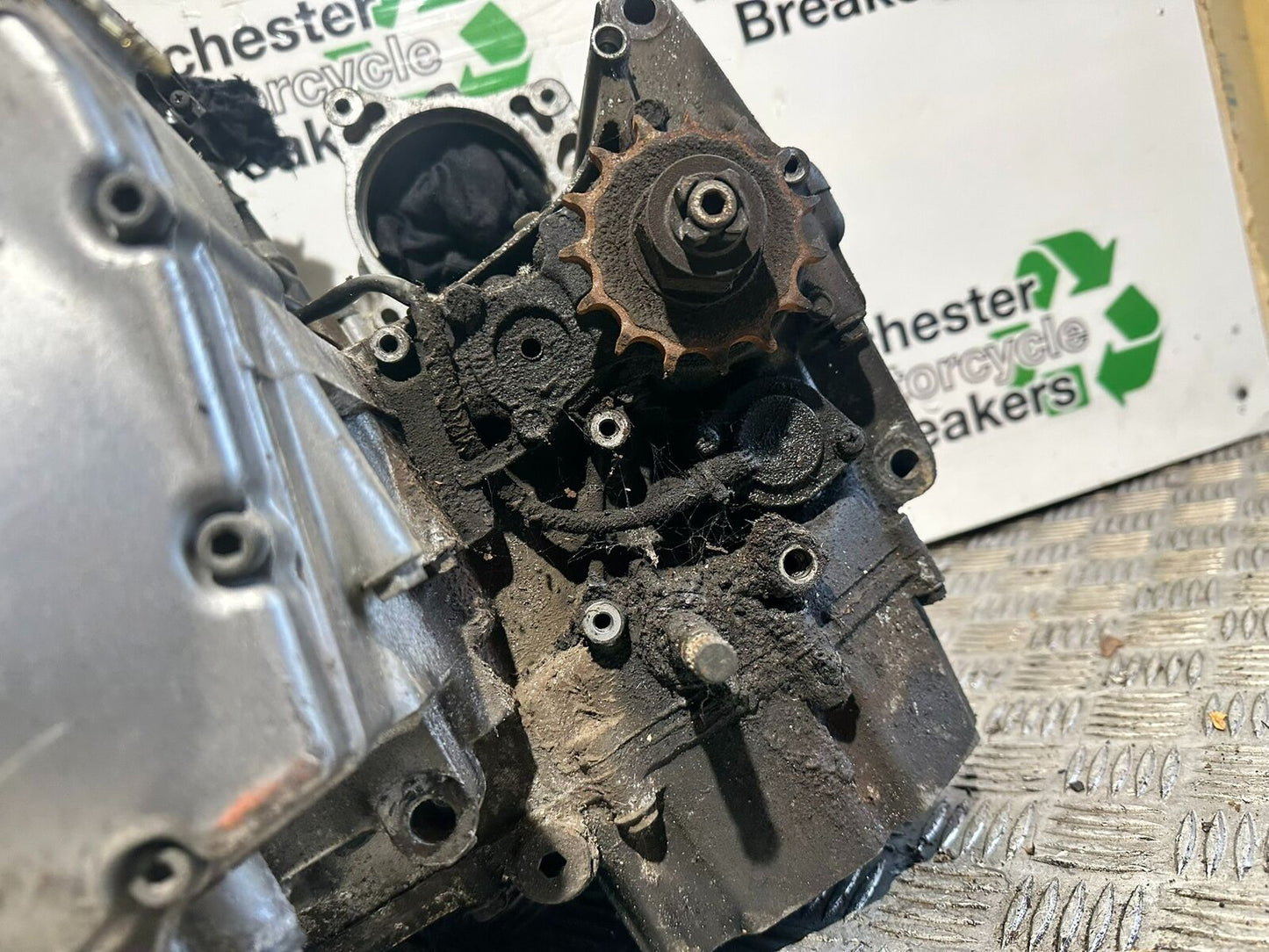 SUZUKI GSX750F GSX 750 F ENGINE YEAR 1998-2003 (CMB1063)