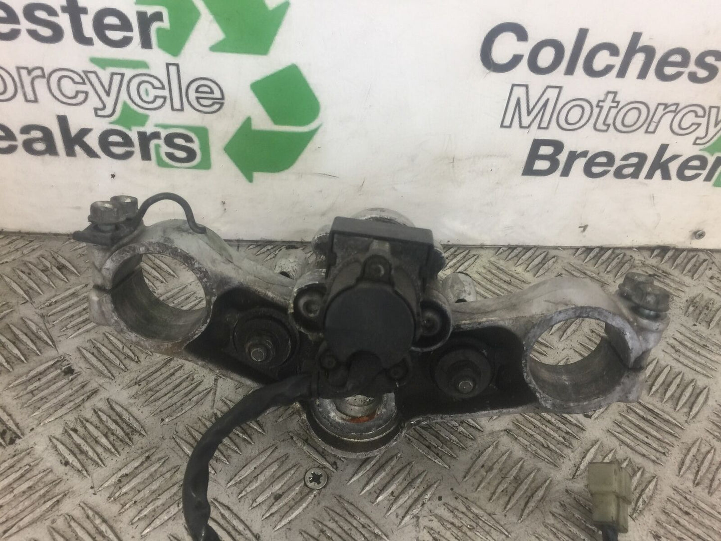 HONDA XL1000 VARADERO TOP YOKE LOCKS (NO KEY)  YEAR 2000 (STOCK 343)