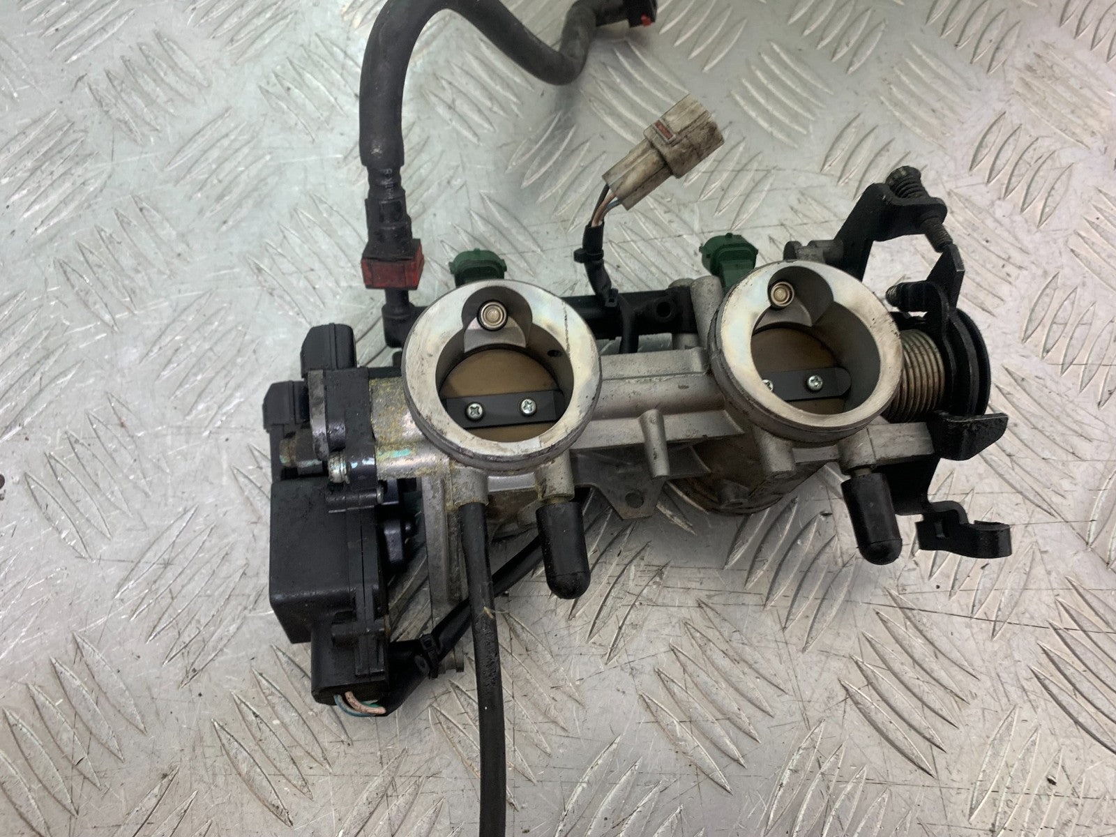 KAWASAKI 650 VERSYS THROTTLE BODIES  YEAR 2015-2018 (CMB1288)